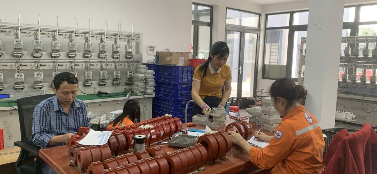 TRUNG TÂM KHOA HỌC, CÔNG NGHỆ VÀ ĐỔI MỚI SÁNG TẠO  TỈNH LÀO CAI TĂNG CƯỜNG CÔNG TÁC PHỐI HỢP KIỂM ĐỊNH  ĐỐI CHỨNG CÔNG TƠ ĐIỆN VÀ ĐỒNG HỒ NƯỚC LẠNH